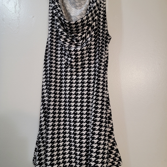 Top - Picture 2 of 3